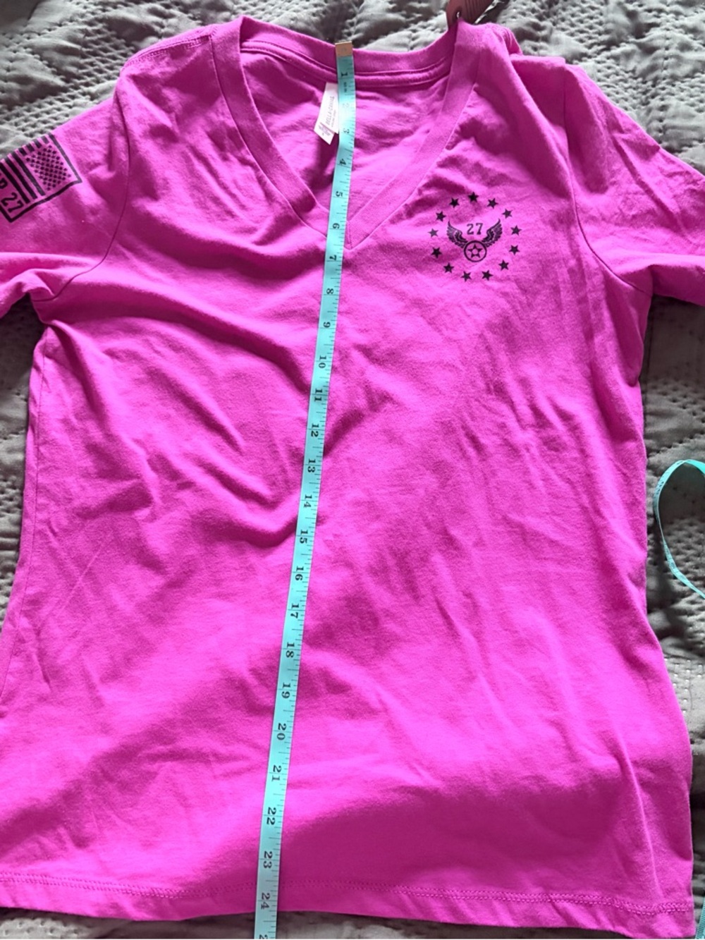 Bunker 27 Freedom Flag V-Neck Tee Berry Pink Small NWT Patriotic Military - Picture 6 of 6